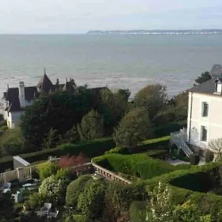 Le Grenier Des Inities アパート *